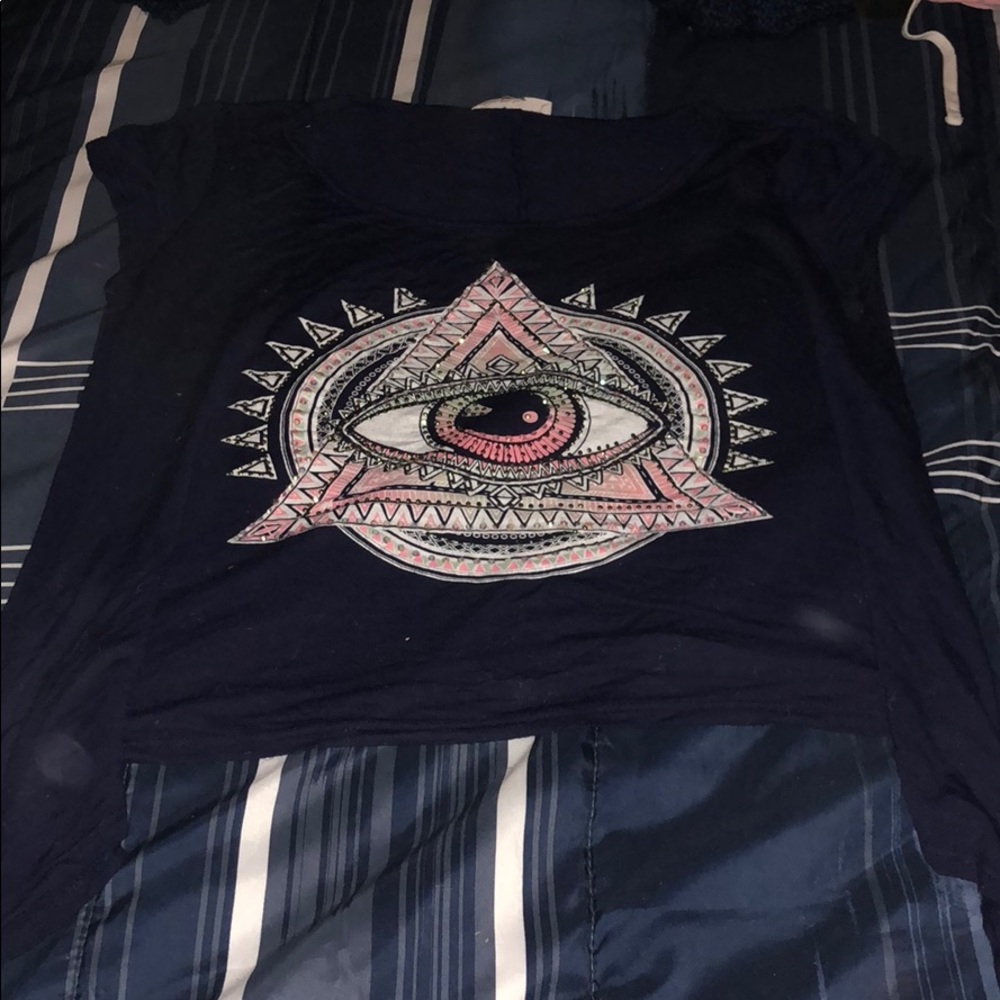 Eye crop top